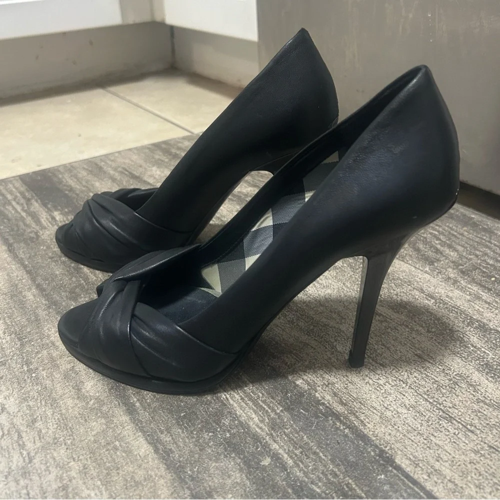 Burberry Black Leather Heels - Picture 5 of 13